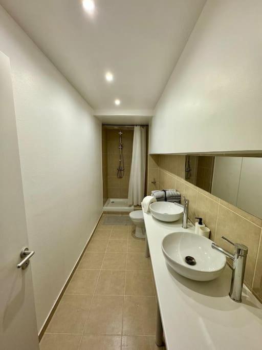 Experience Cinema Immersif Dans Appartement Renove Pres De Montmartre Paris Exterior photo