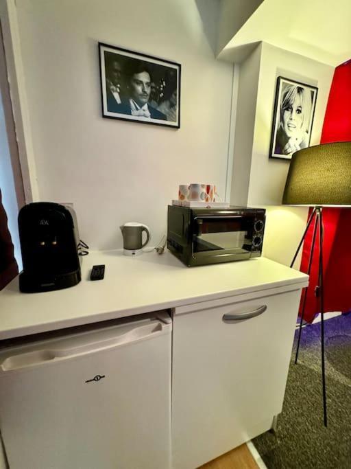 Experience Cinema Immersif Dans Appartement Renove Pres De Montmartre Paris Exterior photo