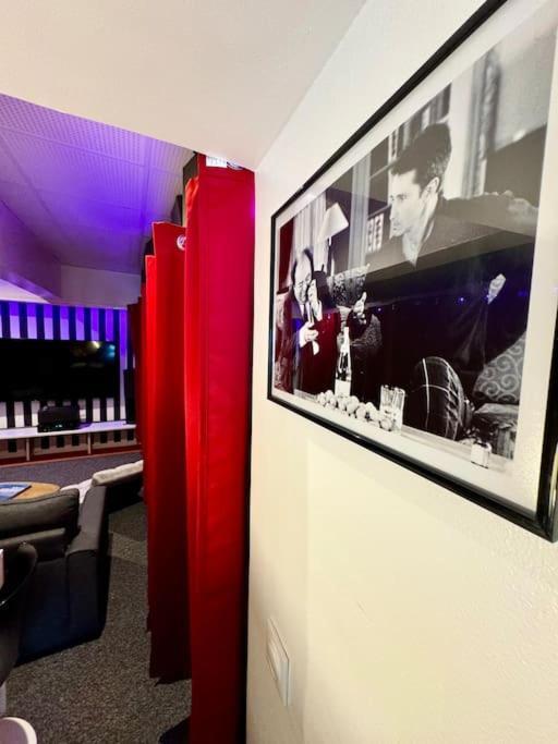 Experience Cinema Immersif Dans Appartement Renove Pres De Montmartre Paris Exterior photo