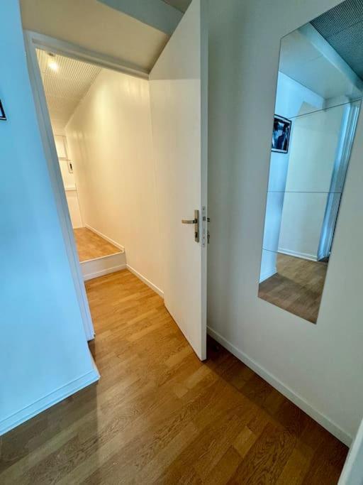 Experience Cinema Immersif Dans Appartement Renove Pres De Montmartre Paris Exterior photo